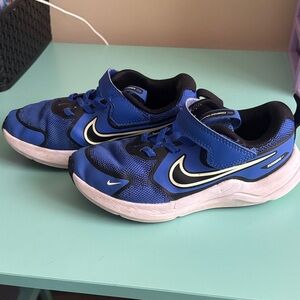 Nike Kids Blue and Black Sneakers